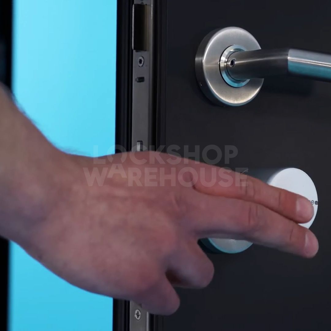 Gallery Video: Push button locking / unlocking