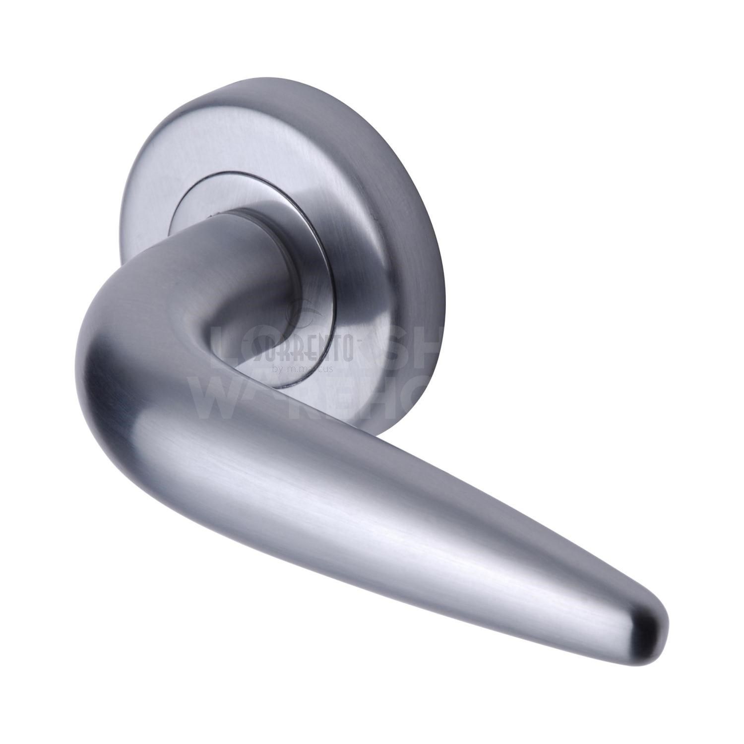 Goccia Door Handle on Round Rose