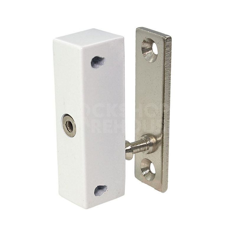 Gallery Image: Yale P118 Auto Locking Window Lock