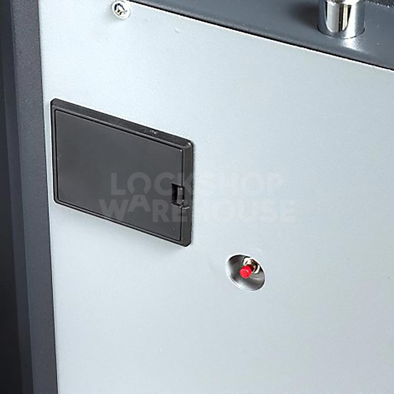 Gallery Image: Chubb Safes Omega Deposit: Size 2 key locking