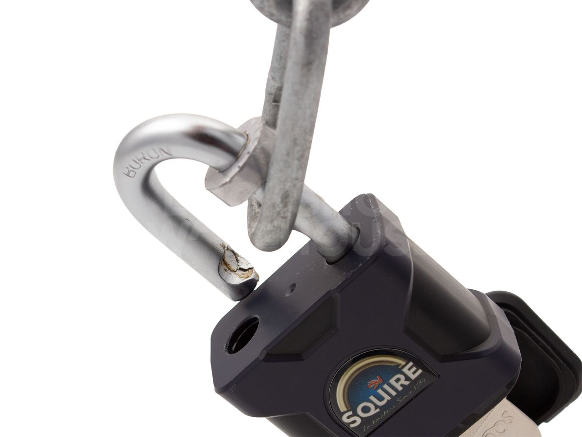 Gallery Image: Chain Attachment Ring with 0.5 meter of Chain