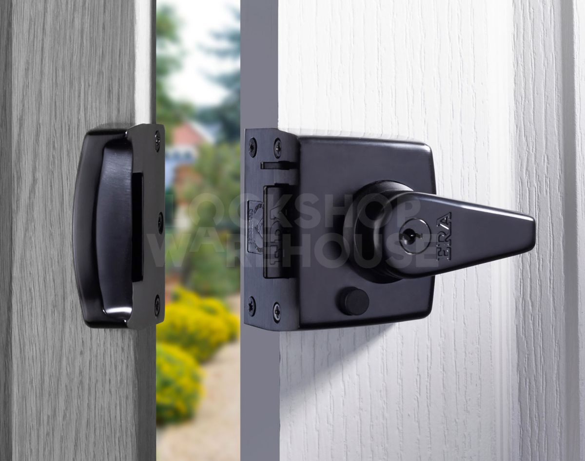 Gallery Image: ERA BS3621:2007 High Security Nightlatch - 1830 - 40mm