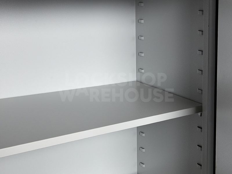 Gallery Image: Removable Shelves
